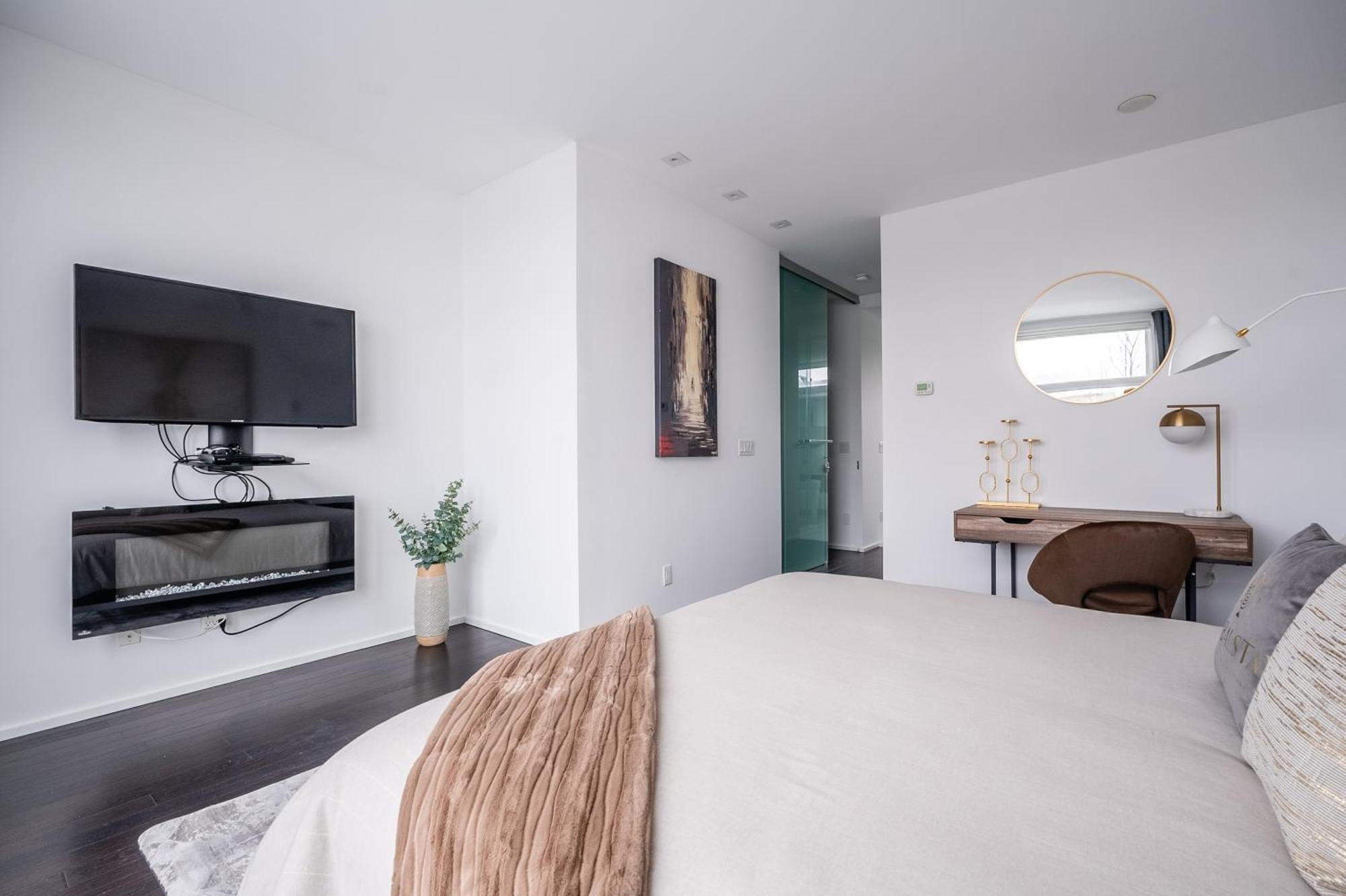 Fancy Downtown House With Hot Tub & Bbq By Globalstay Τορόντο Εξωτερικό φωτογραφία